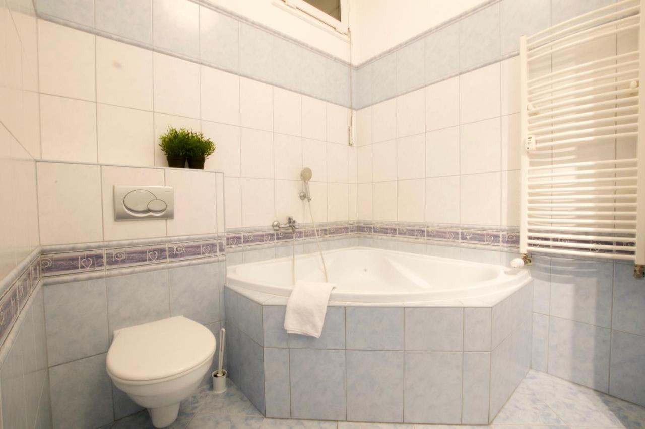 Standard Apartment By Hi5 - Tatra Street บูดาเปสต์ ภายนอก รูปภาพ